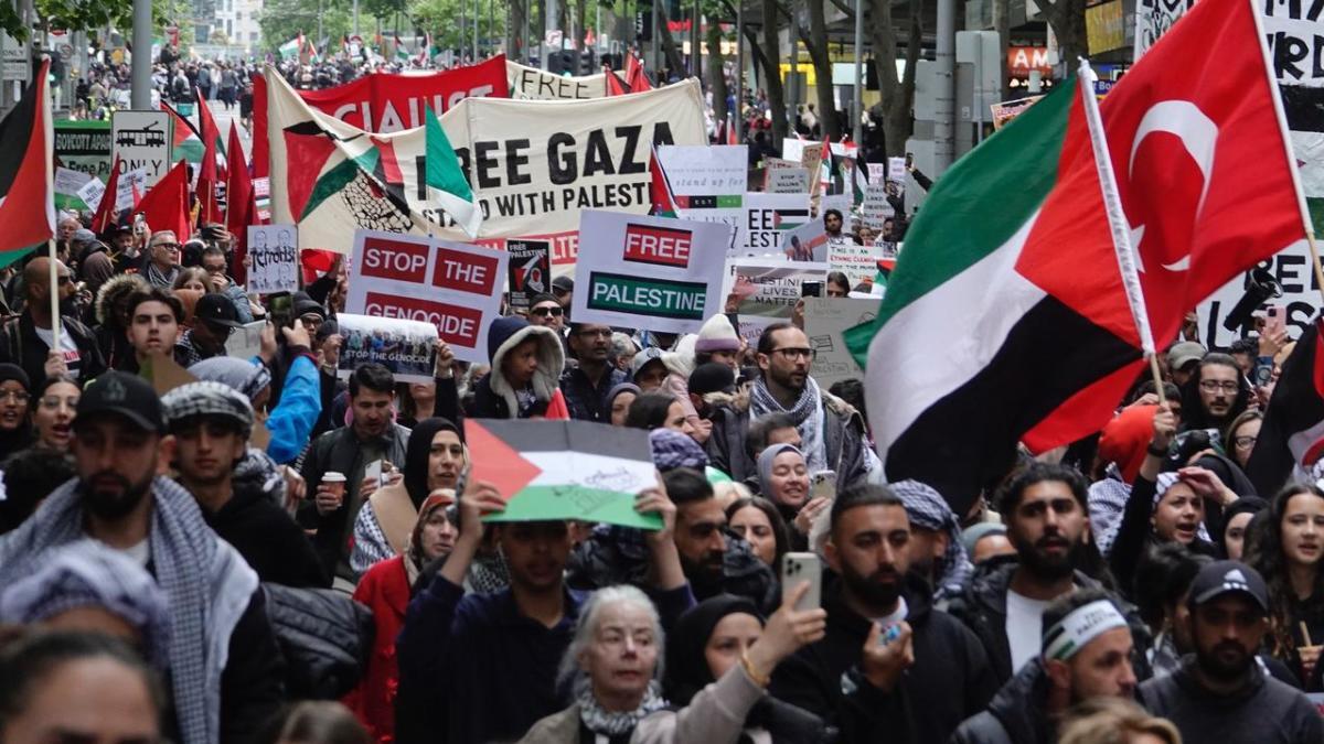 Thousands rally for Palestine across Australia | Red Flag